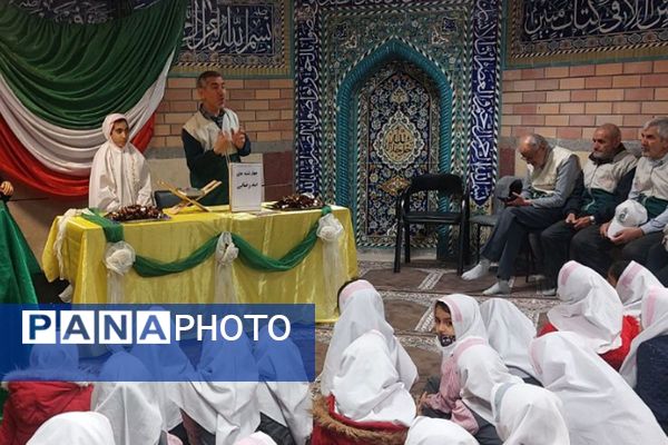 استقبال پرشور دانش‌آموزان دبستان صدیقه کبری(س)از خادمان رضوی در "چهارشنبه‌های امام رضایی"