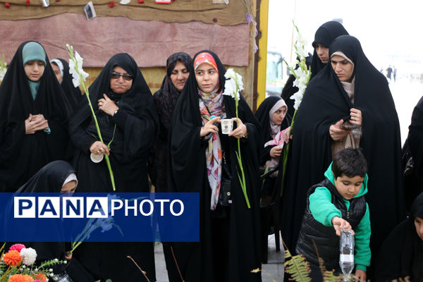 گلباران مزار شهدای گمنام قم در ایام الله دهه فجر