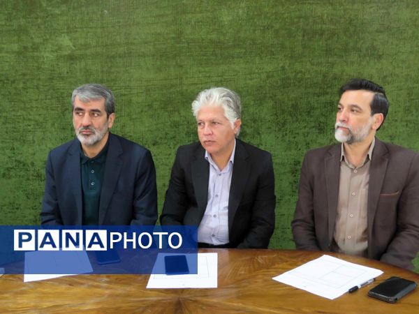 برگزاری میزخدمت آموزش و پرورش در محمدشهر کرج