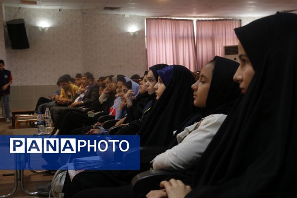 کارگاه خبرنویسی با مدیرعامل خبرگزاری پانا در مشهد