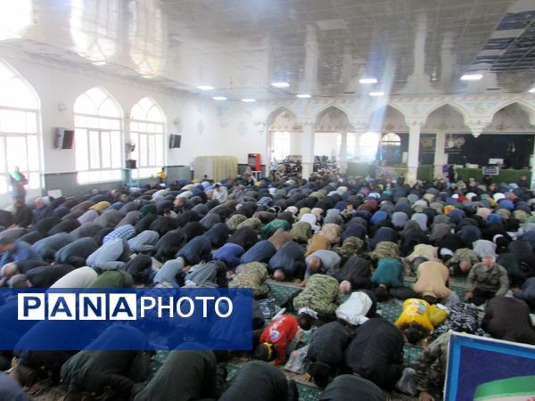 نمازجمعه با عطر شهید گمنام جان گرفت