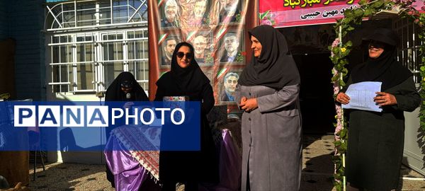 آغاز سال تحصیلی با یاد شهدا در مدرسه شاهد شهیده مهین حبیبی