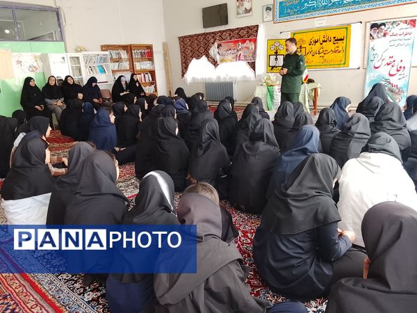 طنین قرآن و یاد شهدای مقاومت در مدارس مرند