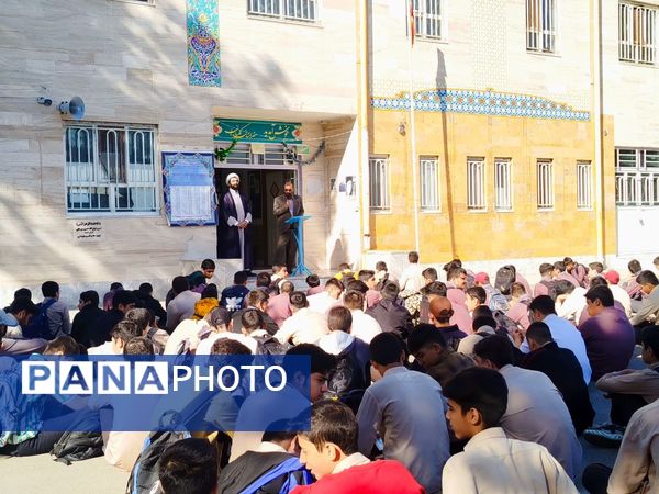 بازدید سرزده بازپرس دادگستری شهرستان کاشمر از دبیرستان میثاق