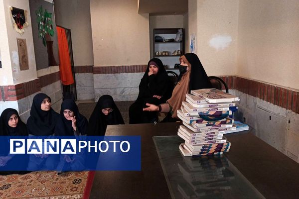 محفل انس با قرآن کریم در مدرسه نرگس و فرهیختگان2 پردیس