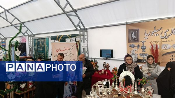 نمایشگاه یلدا در سایه‌سار چنار کهن لاهیجان تبریز گشایش یافت