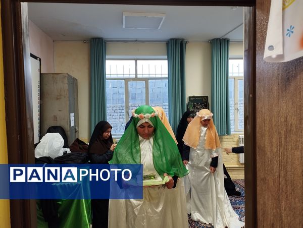 محفل انس با قرآن کریم در دبیرستان دخترانه شهدای زیارت 
