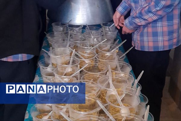 مراسم دهه فاطمیه و توزیع نذری 