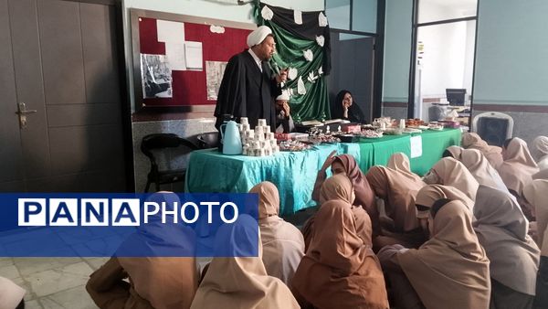 ایستگاه صلواتی دبیرستان حضرت آسیه(س) در ایام فاطمیه