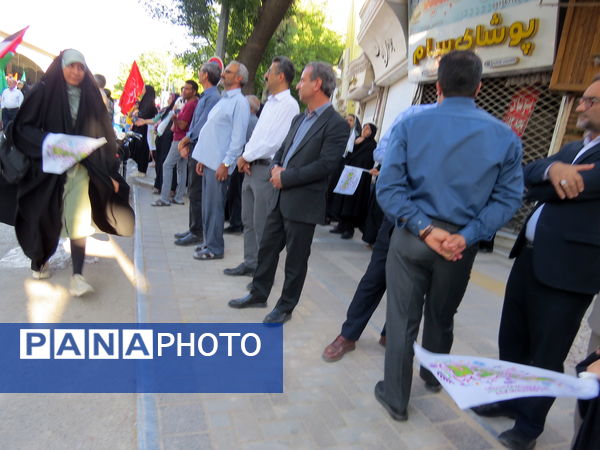 بازدید مدیرکل آموزش پرورش استان خراسان شمالی از غرفه‌های غدیرخم در بجنورد