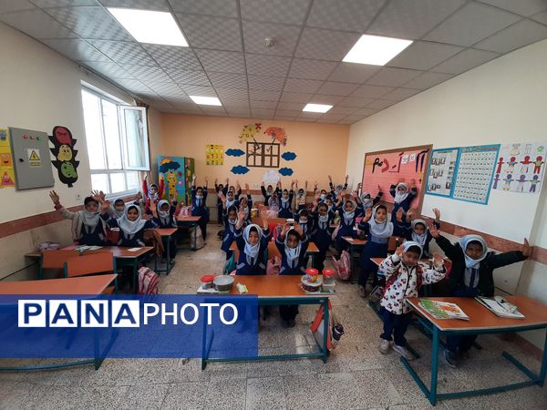 مراسم صبحگاه  دبستان زنده یاد امینی پور 