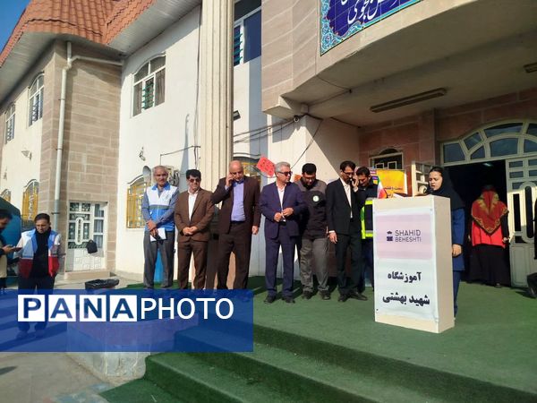 مانور زلزله در دبیرستان شهید بهشتی بندرترکمن