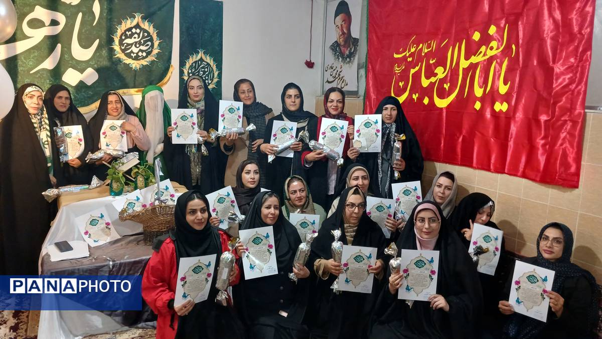 تقدیر دانش‌آموزان فعال فرهنگی‌هنری از مادرانشان با همکاری مربی در محمدشهر کرج