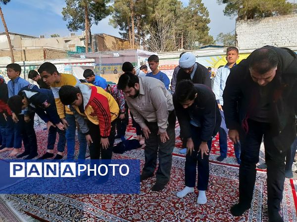 جشن عبادت ویژه دانش‌آموزان پسر 