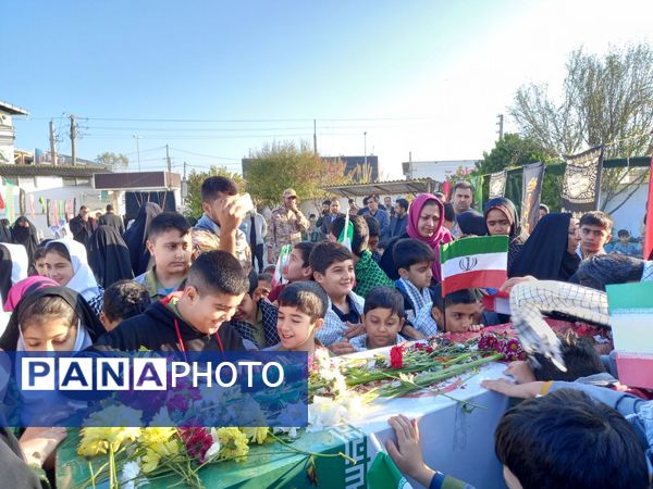 مراسم وداع شهید خوشنام در مدارس بهنمیر