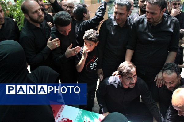 جلوه‌های حزن و خشم در مراسم تشییع شهدا