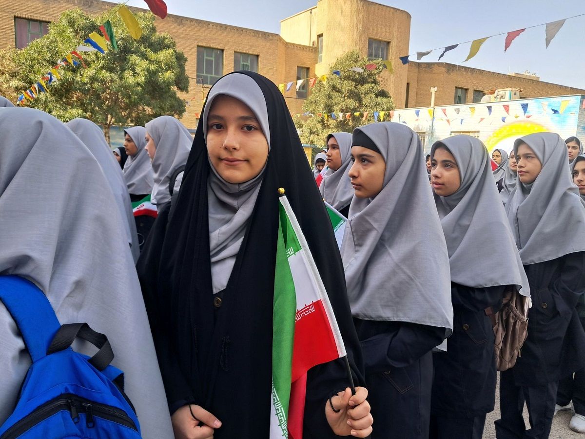 جشن جوانه‌ها در دبیرستان هیات امنایی حضرت معصومه(س) ناحیه 4 کرج 