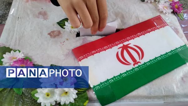انتخابات شورای دانش آموزی در دبیرستان شاهد شهید حمامی ناحیه شش مشهد