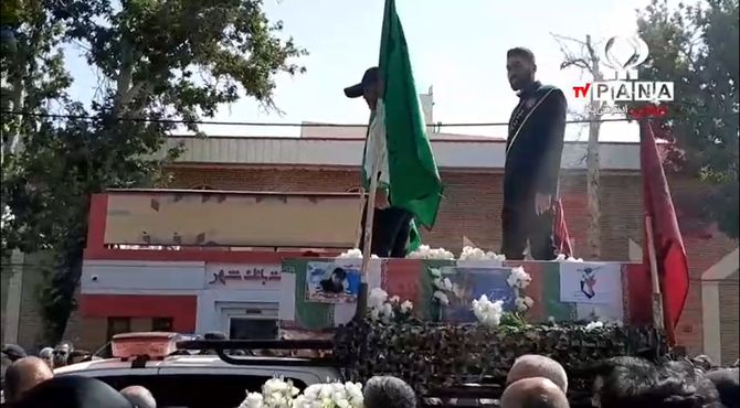 قدم‌هایی که بوی عشق می‌داد؛ خمین در سوگ و شکوه بدرقه شهدا
