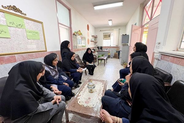 جلسه توجیهی ویژه دانش‌آموزان خبرنگار پانا در هنرستان تلاش