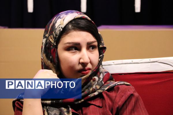نمایش «در باران آمد» تا سوم مهرماه روی صحنه می‌رود