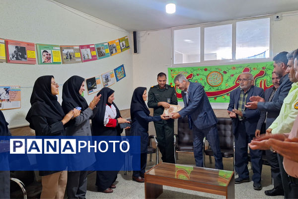 آیین تجلیل از معلمان مدارس ایزدخواست