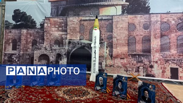 استقبال مردم از نمایشگاه بین المللی قرآن کریم در روز‌های پایانی سال