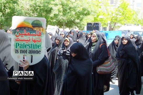 حضور پر شور مردم ولایتمدار شهرستان فیروزکوه در راهپیمایی روز جهانی قدس