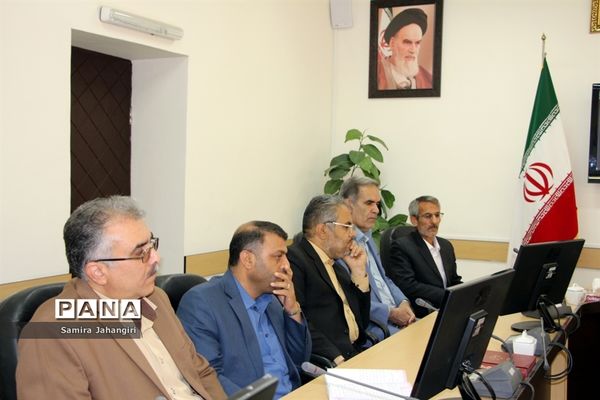 دومین جلسه کارگروه طرح مدیریت ،ساماندهی ونظارت برلباس فرم دانش آموزان