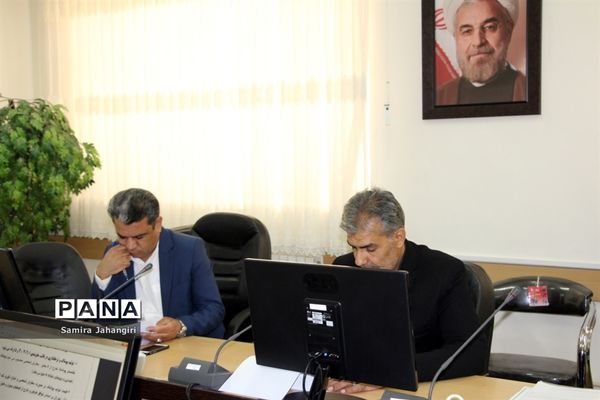 دومین جلسه کارگروه طرح مدیریت ،ساماندهی ونظارت برلباس فرم دانش آموزان