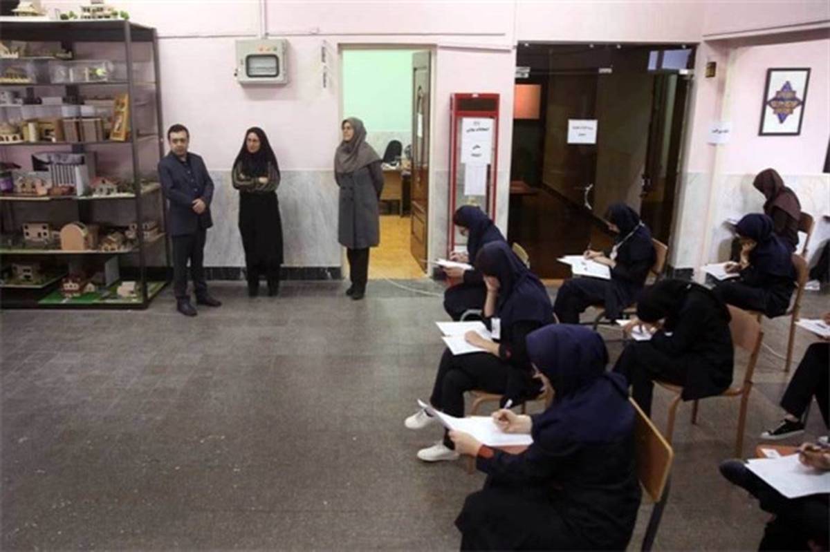 بازدید رئیس مرکز امور هماهنگی آموزش و پرورش از حوزه‌های اجرای امتحانات نهایی خرداد