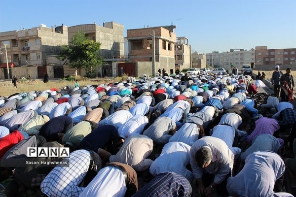 نماز عیدسعید فطردر آستان مقدس امامزاده عیسی(ع) اسلامشهر