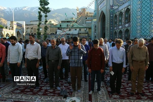 نماز عید فطر در امام زاده صالح(ع)