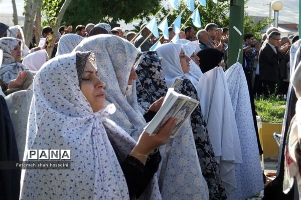 اقامه نماز عید سعید فطر در شهرستان فیروزکوه