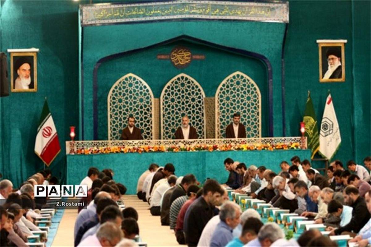 آیین "جزء خوانی قرآن کریم" در آستان امامزاده ابراهیم بن موسی بن جعفر دولت آباد