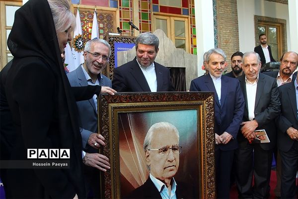 آیین تجلیل از خیرین مدرسه‌ساز و نکوداشت «محمدرضا حافظی» رئیس جامعه خیرین مدرسه‌ساز