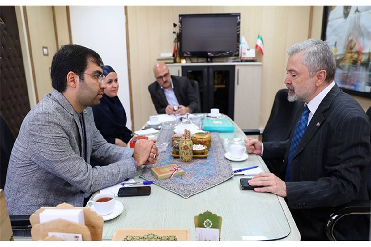 گسترش همکاری‌های فرهنگی، محور گفت‌وگوهای کانون با سفیر اسلواکی در تهران