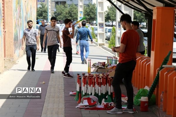 شور و شوق مردم عاشقان والیبال قبل از بازی تیم ملی ایران