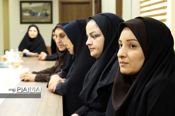 دیدار نیروهای ستادی حوزه پرورشی و فرهنگی با سرپرست اداره کل آموزش و پرورش خوزستان