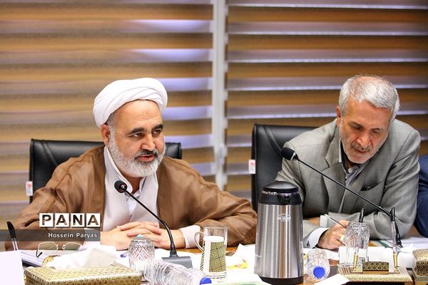 اولین نشست هم‌اندیشی اساتید دانشگاه‌های علوم تربیتی با سرپرست وزارت آموزش‌وپرورش