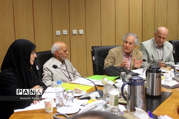 اولین نشست هم‌اندیشی اساتید دانشگاه‌های علوم تربیتی با سرپرست وزارت آموزش‌وپرورش