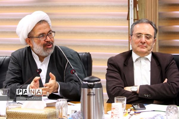 اولین نشست هم‌اندیشی اساتید دانشگاه‌های علوم تربیتی با سرپرست وزارت آموزش‌وپرورش