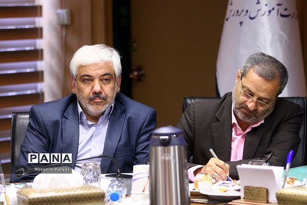 اولین نشست هم‌اندیشی اساتید دانشگاه‌های علوم تربیتی با سرپرست وزارت آموزش‌وپرورش