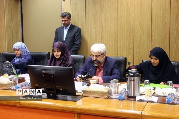 اولین نشست هم‌اندیشی اساتید دانشگاه‌های علوم تربیتی با سرپرست وزارت آموزش‌وپرورش