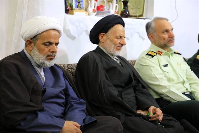 دیدار آیت الله عبادی با خانواده شهید هادی نیرومندزاده