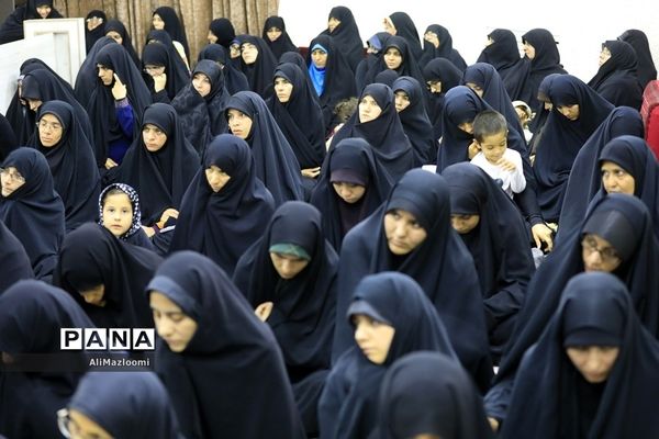 دیدار جمعی از طلاب و روحانیون فعال در مدارس استان با نماینده ولی فقیه