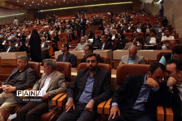 همایش تجلیل از خیرین مدرسه‌ساز استان تهران (1)