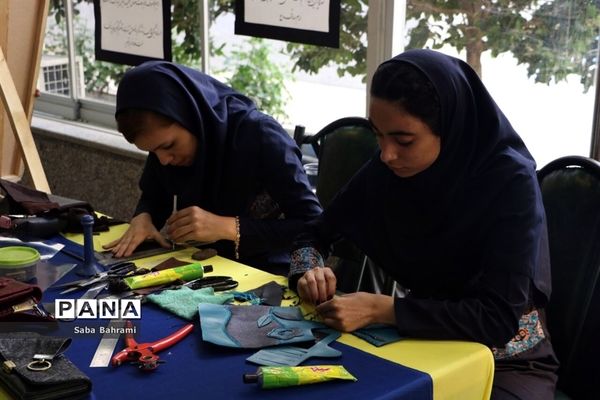 نمایشگاه دستاوردهای مدارس خیرساز استان تهران