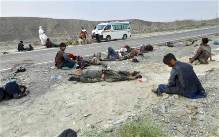 2 کشته و 25 زخمی بر اثر واژگونی خودروی قاچاقچیان انسان در جنوب سیستان و بلوچستان