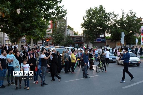 شادی مردم پس از برد تیم ملی والیبال ایران